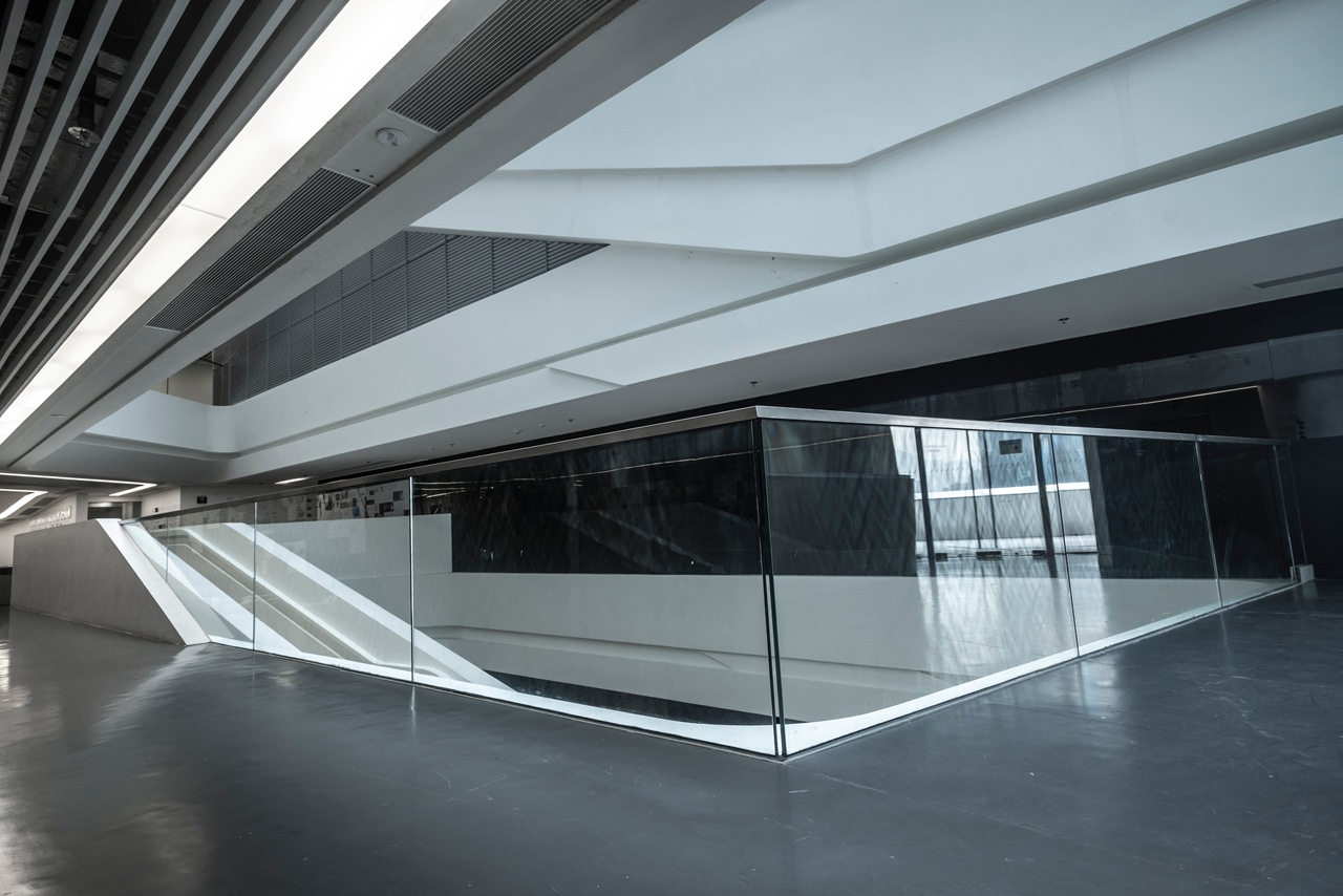 Mall Atrium Intelligent Lighting Control